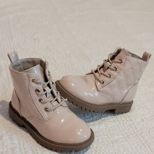 Girls Quilted Lace-Up Ankle Boots in Soft Pink